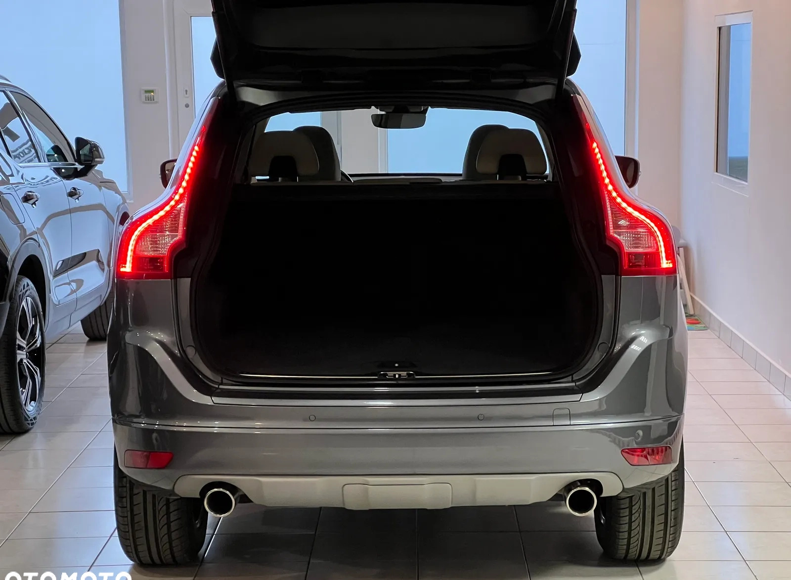 Volvo XC 60 cena 125700 przebieg: 162000, rok produkcji 2017 z Stawiszyn małe 172